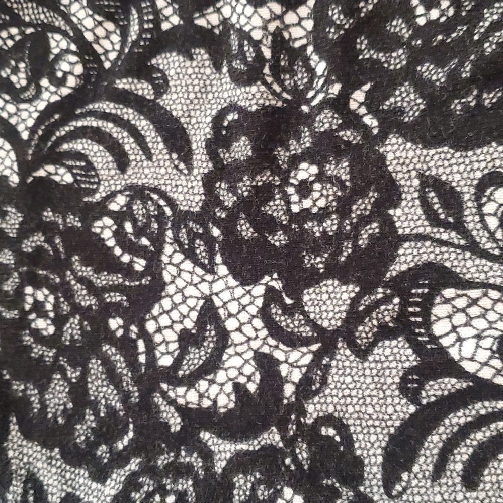 White House Black Market White Black Floral Snap Button Front Knit Sweater XS - Picture 7 of 7